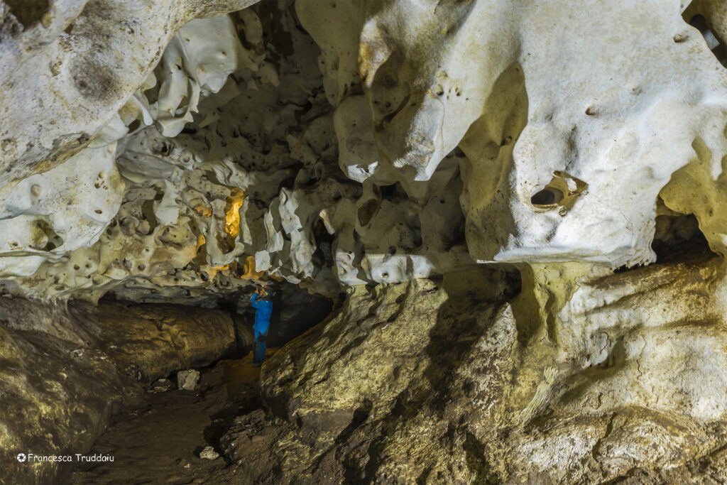 Grotta de su Coloru Ph. Francesca Truddaiu