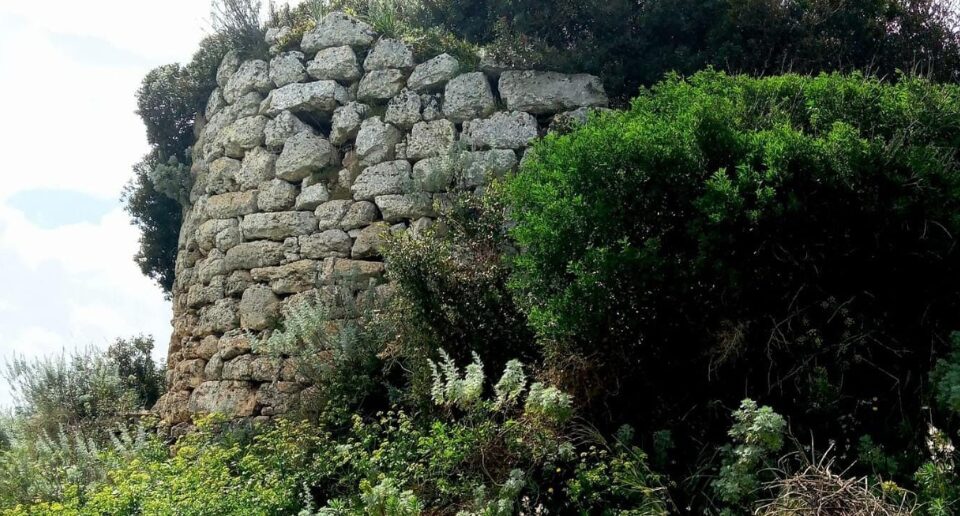 Nuraghe bianco Loc Lu Padru